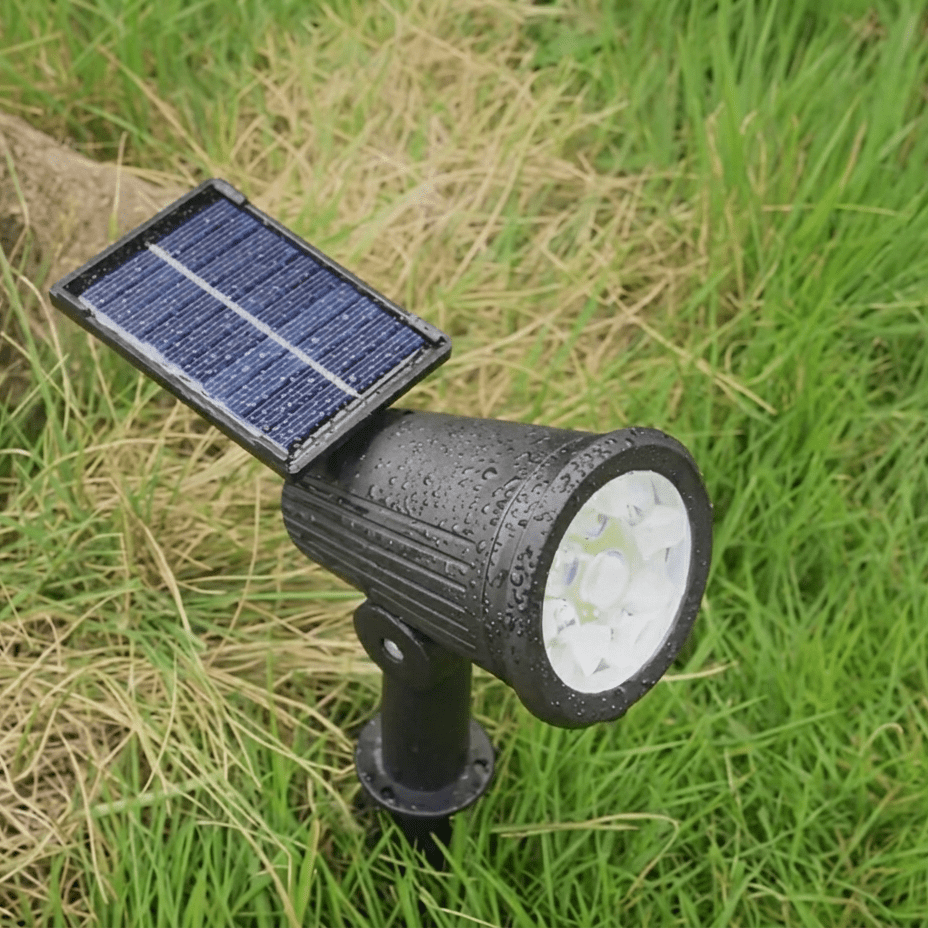 Nomedo Solar Tuinspot, in het gras