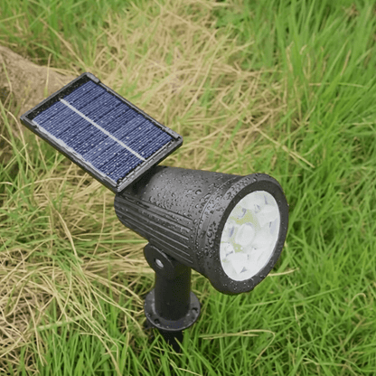 Nomedo Solar Tuinspot, in het gras