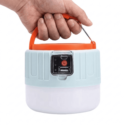 Nomedo Solar Camping-lamp, in de hand voor schaal